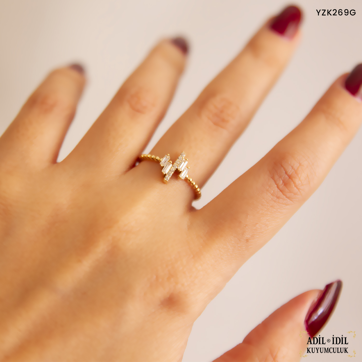 Baget Taşlı Tasarım Yüzük