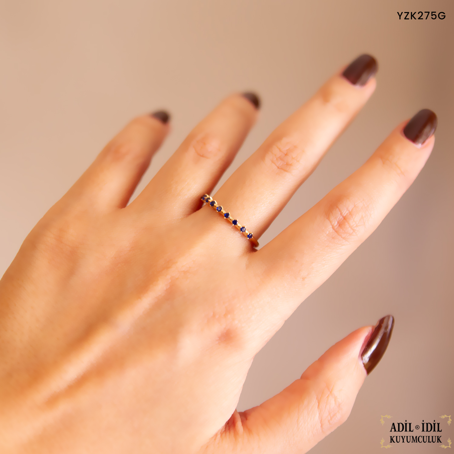 Minimal Taşlı Yarım Tur Yüzük