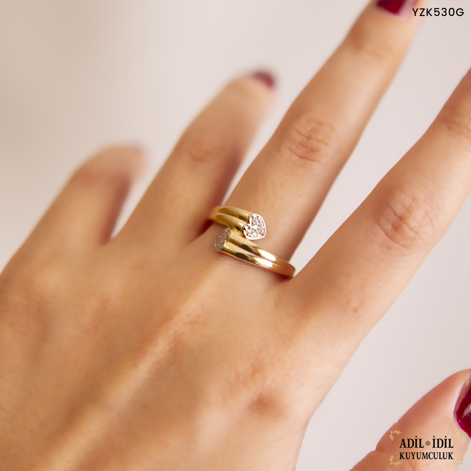 Kalp Detaylı Altın Yüzük