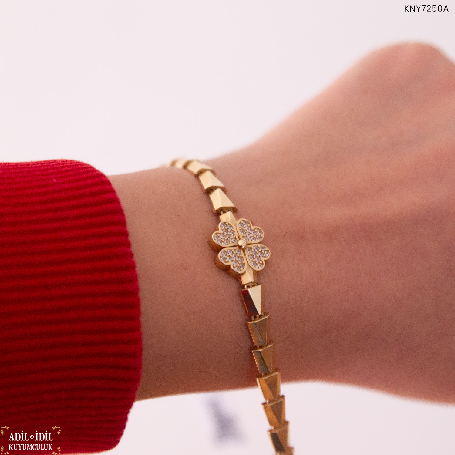 Yonca Figürlü Altın Bileklik