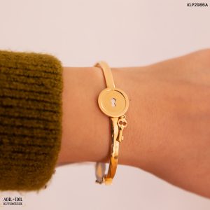 Anahtar ve Kilit Detaylı Kelepçe