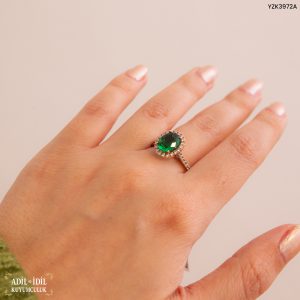 14 Ayar Altın Oval Yeşil Taşlı Yüzük