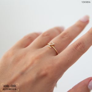 Z Harfli Taşlı 14 Ayar Altın Yüzük