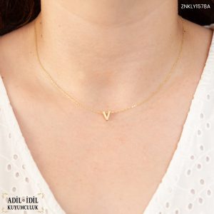 V Harfli Minimal 14 Ayar Altın Kolye