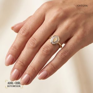 Oval Kesim Eklem Yüzük